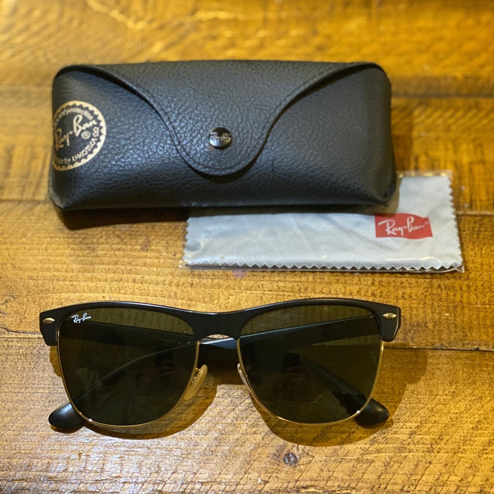 Brand new authentic Ray Ban sunglasses